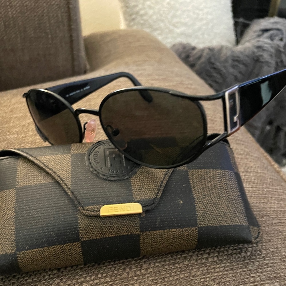 Fendi vintage onyx sunglasses